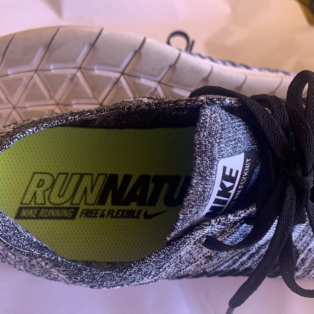 Nike Nike Free RN Flyknit White & Black Size 10 - Picture 8 of 8